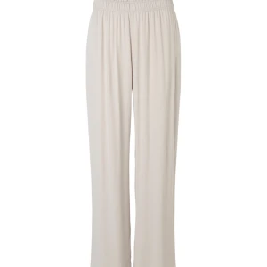 Samsøe samsøe byxor - Byxor från märket samsøe samsøe, storlek xs. 😊 väldigt mjukt material.  Aldrig använda då de är för stora. Nypris 1200kr. Köpare står för frakt. 