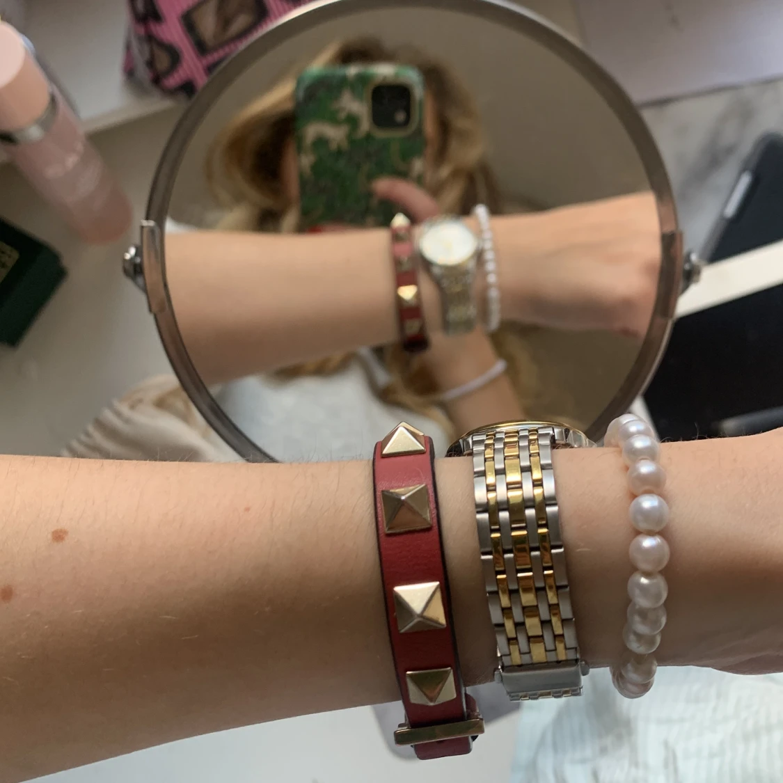 Rött valentinoarmband - 90