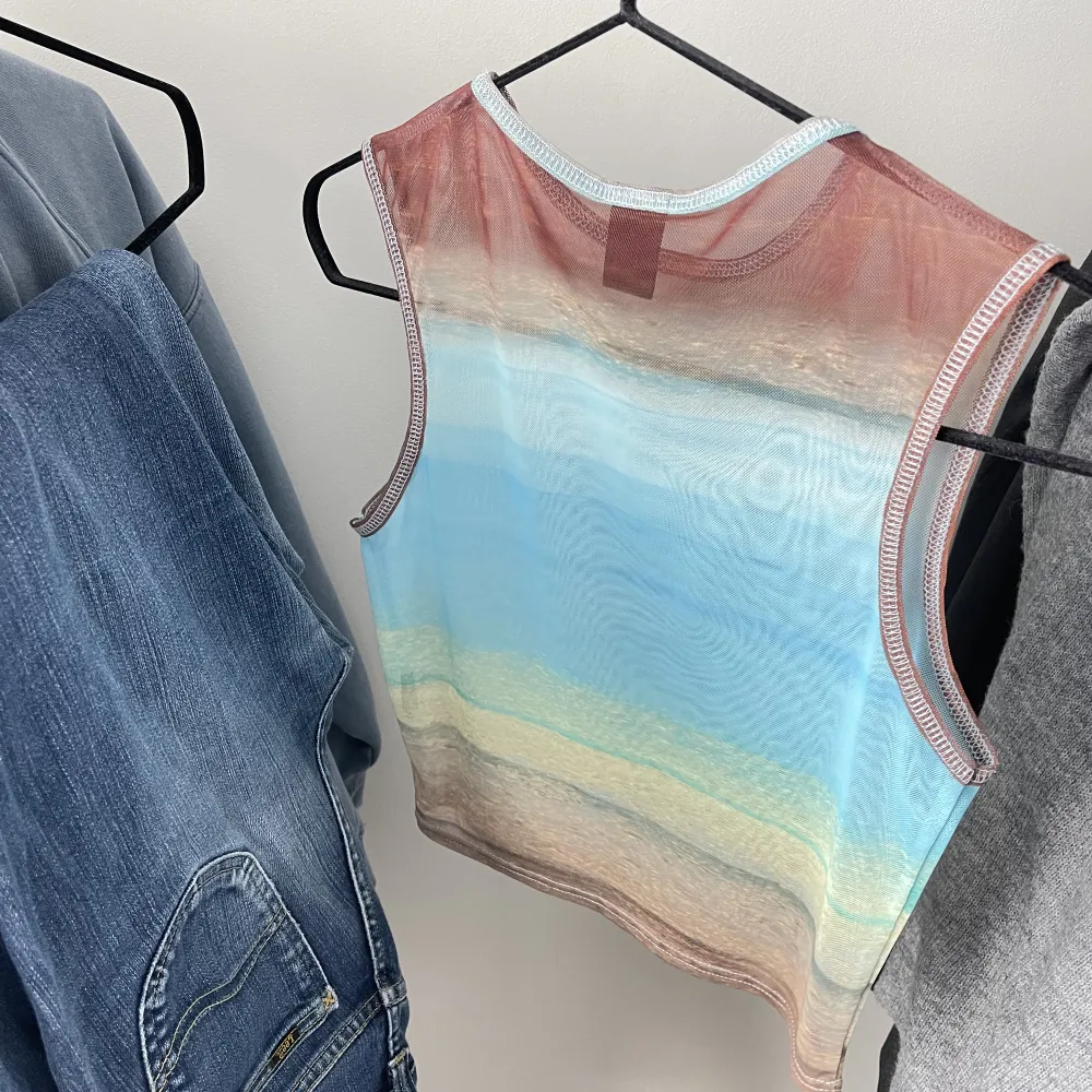 mesh linne från urban outfitters. Använd 1 gång 💕. Toppar.