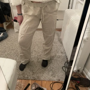 Linnebyxor - Beiga linnebyxor från H&M Home🤍