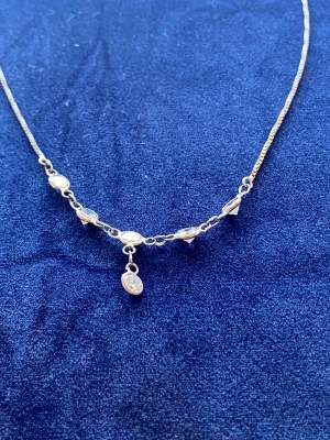 Silverhalsband rhinestones  - Vackert halsband stämplat 925