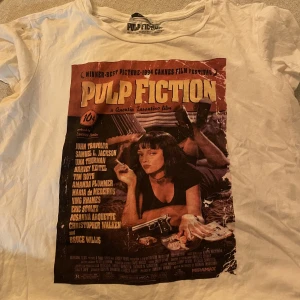 T-shirt - T-shirt från vila i storlek M. Använd fåtal gånger.  Köparen står för frakt! 