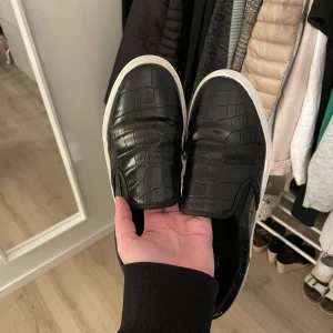 Skor - Ett par skor från NAKD, bra skick förutom lite smutsiga sulor