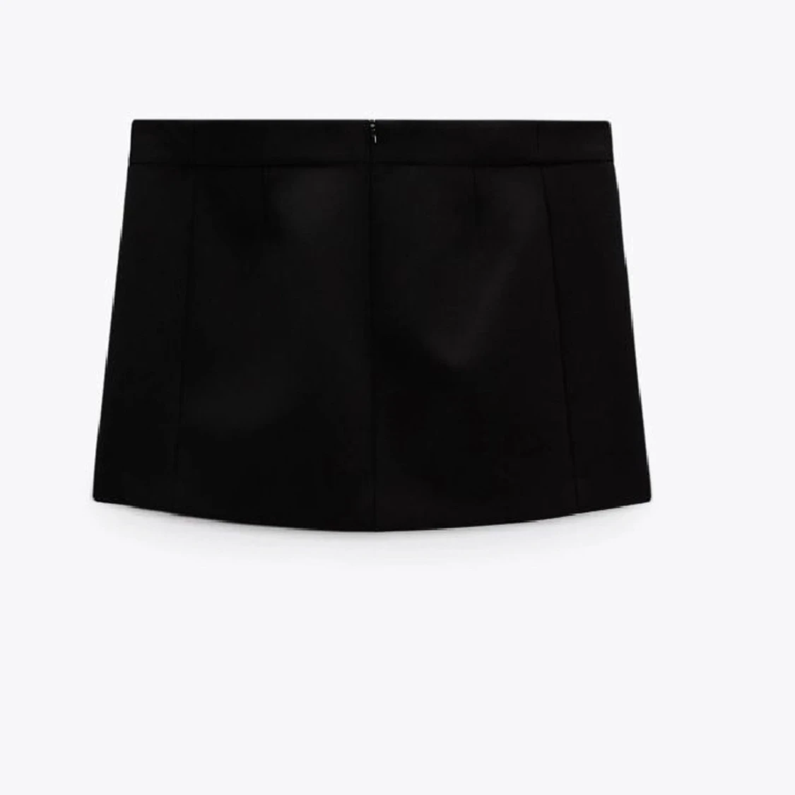 Svart kort kjol från zara  - 90