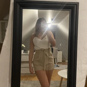 Jumpsuit  - Jättefin jumpsuit som tyvärr blivit för liten för mig😩 den är köpt för några år sedan på Dennis Maglic för 399kr, använd ungefär 3 gånger😊 storlek xs och i jämförelse så är jag 167 cm lång😊