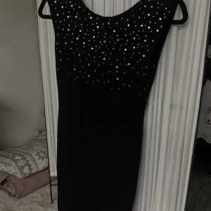 Sexy mini fest klänning  - Använd 1 gång 