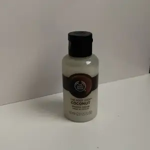 The body shop coconut shower cream! Aldrig använd