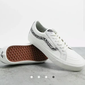 Vita sneakers - Fina vita vans till sommaren, i bra skick