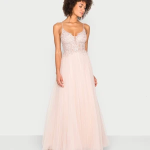 Festklänning storlek 34  - Säljer denna fina festklänning som är köpt från Zalando. Klänningen är endast använd vid ett tillfälle i några timmar, den är i väldigt bra och fint skick. Hör av er för frågor eller bilder. Den är i storlek 34. Perfekt för balen :)