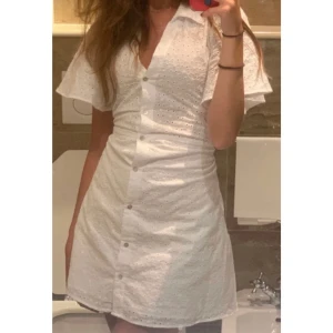 SÖKER!! - Söker denna klänning från Zara så om någon säljer eller vet vart jag kan köpa så skriv gärna!! 