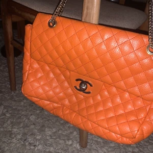 väska  - så fin och användbar väska, datorn får plats. Bra skick!