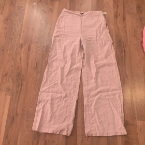 Kostym byxor beige  - Kostym byxor i storlek 36 Lindex