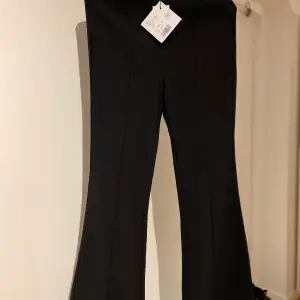 Wide cut pants i haven’t used with tags. 