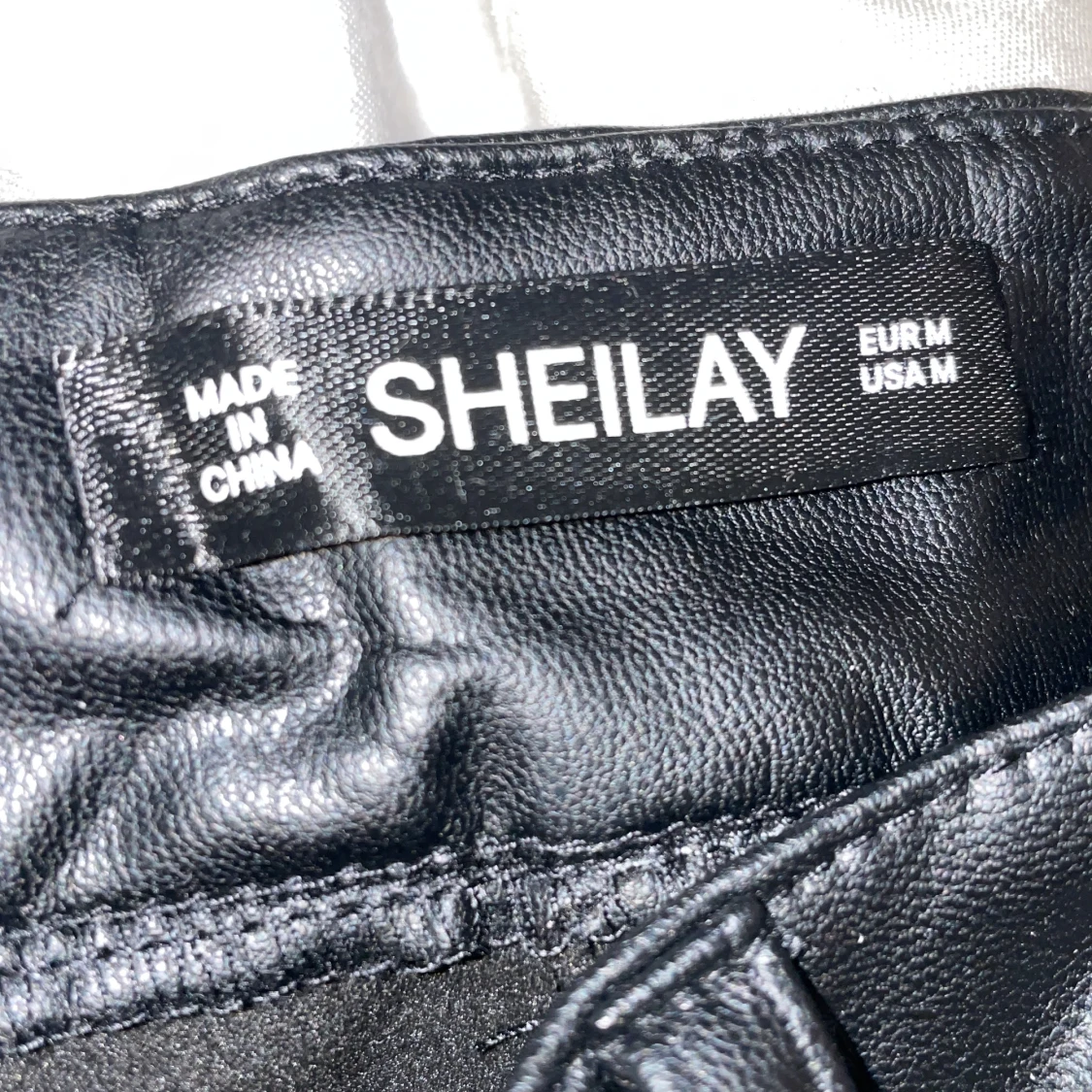 Skinnbyxor/ läderbyxor - 91