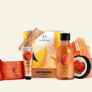 The body shop - Säljer en oöppnad gift box som på bilden fast i kokos doft. Alla produkter finns som på bilden dvs handkräm, body cream osv. Ordinariepris 325, säljer för 200.