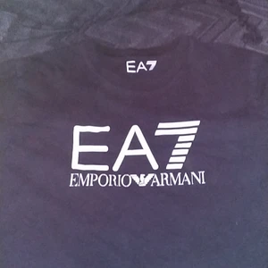 Armani tröja XL  - The item is in good condition 