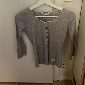 Odd molly - Långärmad odd molly tröja i storlek 0 (xs) använd ett fåtal gånger 