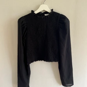 Svart tröja - NAKD tröja som inte använda längre!🫶🏼