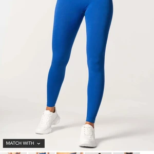 Blå tights  - Blå tights från Relode. Använda fåtal gånger. Köpta för 649kr, därför är mitt pris 450kr. Är i storlek M. Köparen står för frakt, annars går det att mötas i Ängelholm 