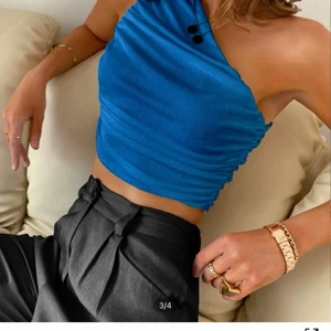 Topp - Säljer denna fina topp från shein aldrig använd skriv privat för frågor eller egna bilder💗