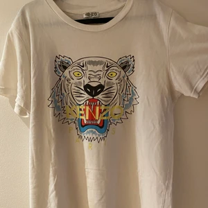 Kenzo T-shirt  - Kenzo T-shirt för 16år samma storlek som S.