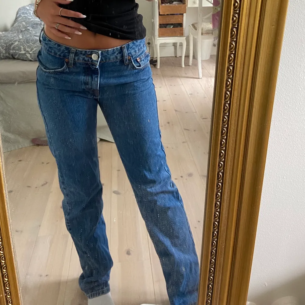 Dessa as snygga mid/low rise jeansen från pull and bear! I bra skick! (Tryck inte på köp direkt utan kom till mig privat) . Jeans & Byxor.
