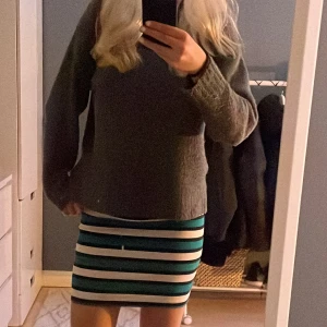 Kjol - Säljer denna unika kjol! Super fint skick inte använd mycket alls 