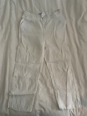 Linnebyxor  - Vita linnebyxor, hög midja