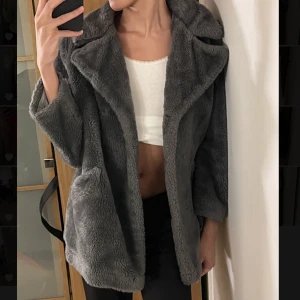 Pälsjacka - Vintage pälsjacka i fuskpäls