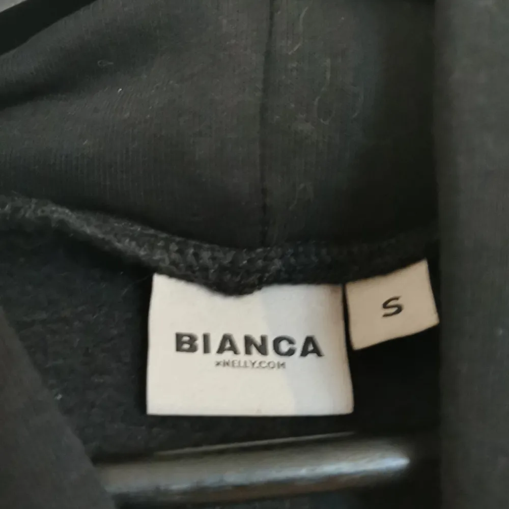 Oversized hoodie som sitter som en klänning ifrån Biancas kollektion! Helt oanvänd. Klänningar.