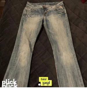 Replay jeans - LÅNAD BILD!  Så snygga lågmidjade bootcut jeans från replay. Jag säljer dessa då dom är för små för mig!💗🤩