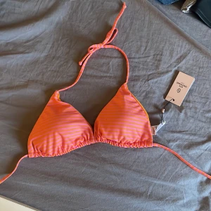 Oanvänd bikiniöverdel - helt oanvänd, lapp kvar på. Nyskick. Perfekt nu till sommaren. ord pris 349kr