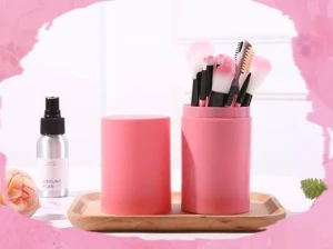 Sminkborsta i 12 delar  - Alla färger kvar  115kr/paket  Frakt 49kr 