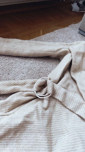 Kappa/ trenchcoat  - Kappa inför våren/ hösten. Varm och fin passform. Använd men är i bra skick! Storlek M men passar även S.