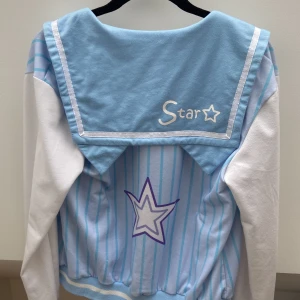 Kawaii tunn bomberjacka  - Söt jacka i harajuku sailor stil. Skick som på bild. 