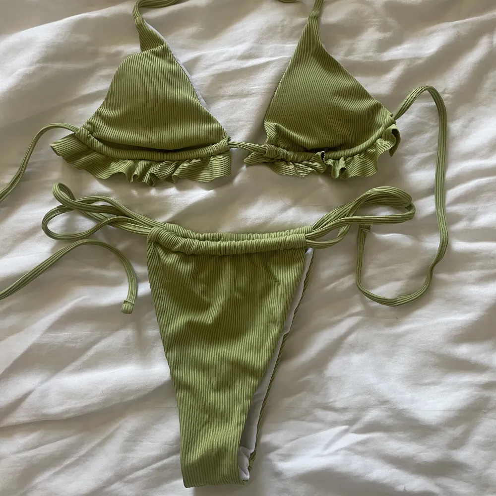 Snygg grön bikini 💚 helt oanvänd då den var i fel storlek!. Övrigt.