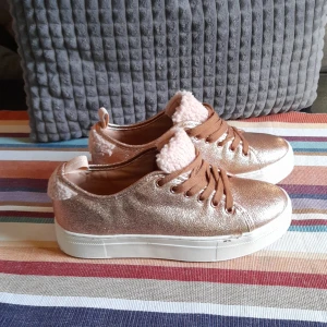 Sneakers - Nästan nya Sneakers 