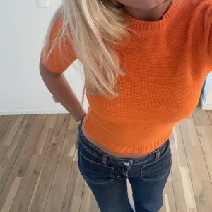 oreange tröja - t shirt från zara, i tjockare stickat/virkat material 🧡