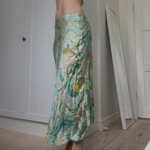 Zara kjol boho satin - Storlek M, maxikjol i satin. Inga defekter.