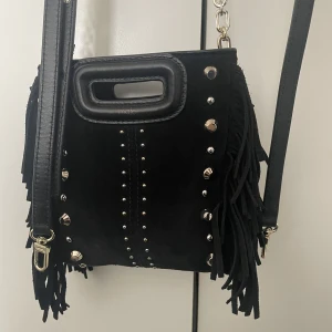 Maje väska - Liten majeväska ”mini lightly”  Sparsamt använd, dustbag ingår 