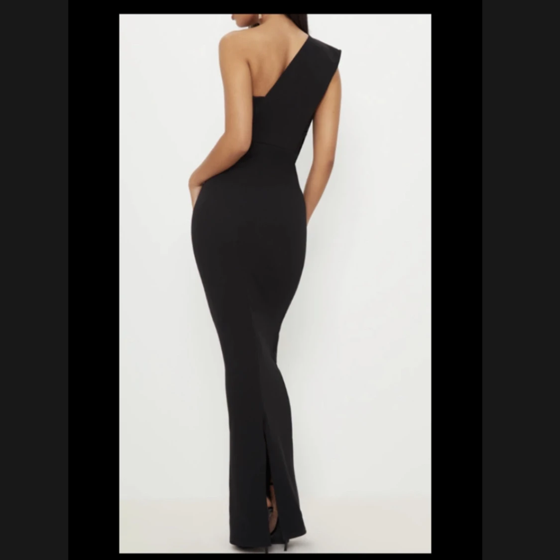 Svart One Shoulder Maxiklänning - 91