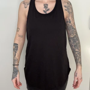 Träningslinne  - Jag är 160 cm lång  Kan mötas upp eller skicka