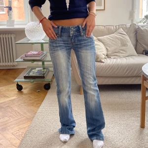 Low waist Jens - Säljer dessa super snygga low waisted Jens💖💖💖