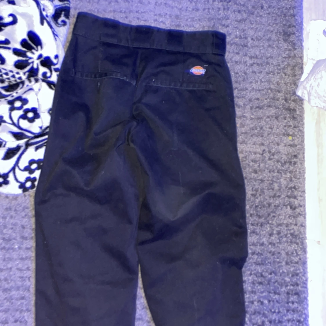 Ett par feta dickes byxor i storlek 26 och 28 - 90