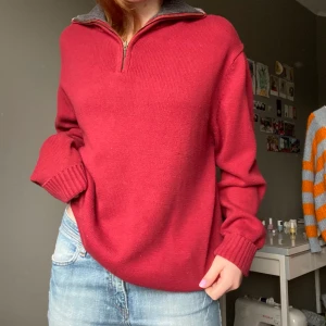 Sweatshirt - Röd tröja köpt secondhand❤️