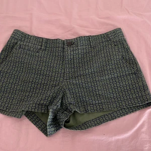 Shorts  - Shorts i jeans aktikt tyg  Tror storleken är 6 och 10 