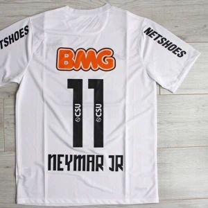 Fotbollströja - Storlek M inte använd så mycket och det är en äkta som köptes från brasil.detta är en tröja från min samling men väljer och ge bort den eftersom jag har två stycken 