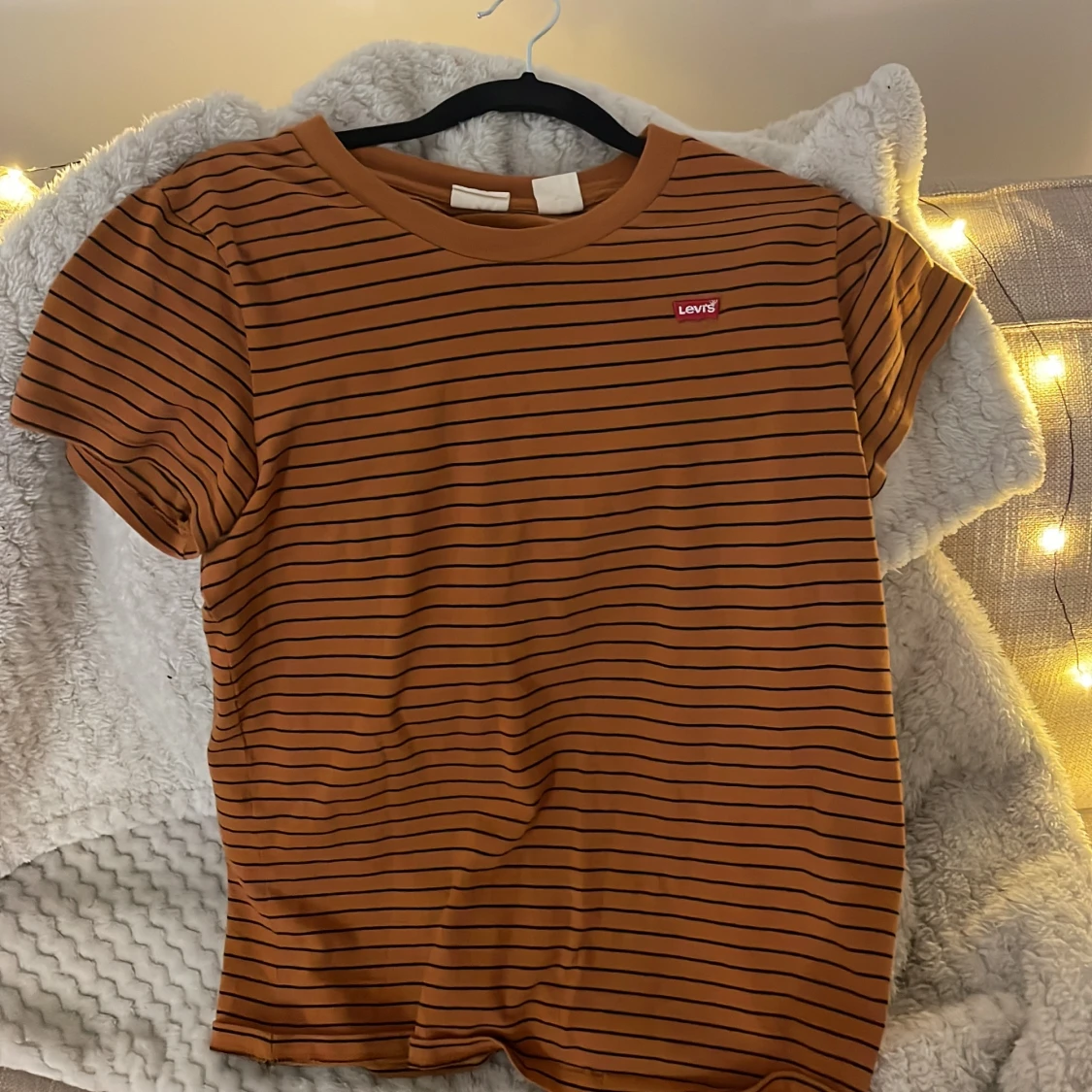 3 tröjor som säljs separat  - 90