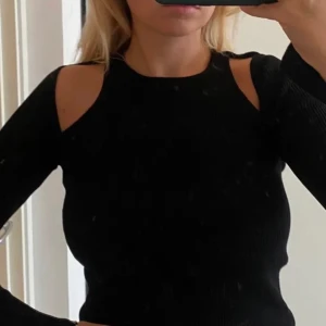 Fest topp  - Storlek S från zara. Frakt ingår