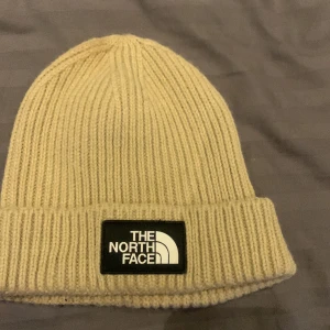 Mössa  - Säljer en sparsam använd mössa